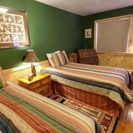 Sea Parrot Inn-3