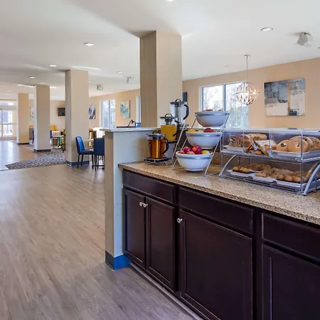 Best Western Dothan Inn & Suites-3