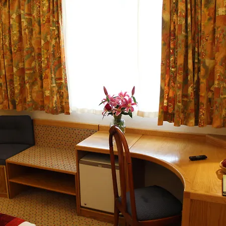 Oasis Hotel-2