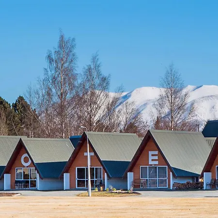 Mountain Chalets Motel-3