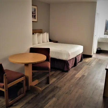 Sugarloaf Mountain Motel-3
