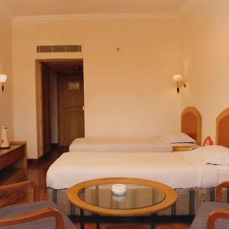 Kamat Lingapur Hotel-2