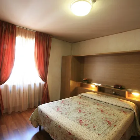 Hotel Roma-2