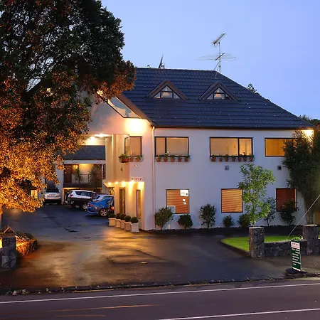 Oaktree Motel-3