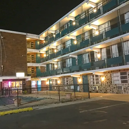 Skyview Manor Motel-3