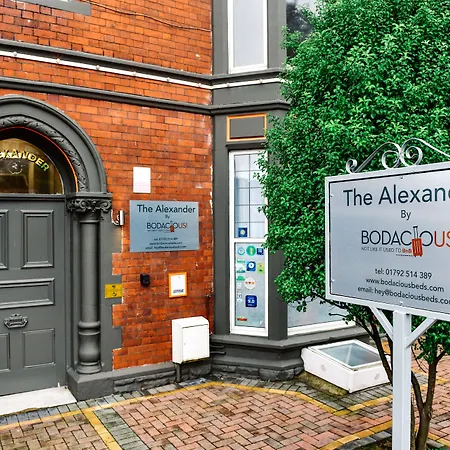 The Alexander - Hotel By Tifa Stays-2