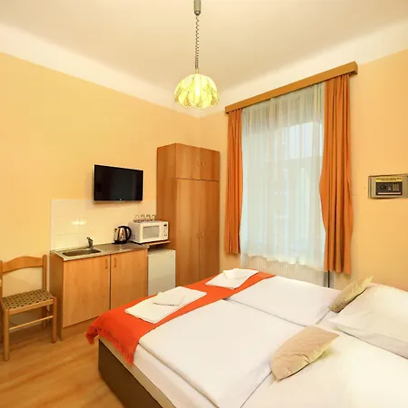 Hotel Golden City Garni-2