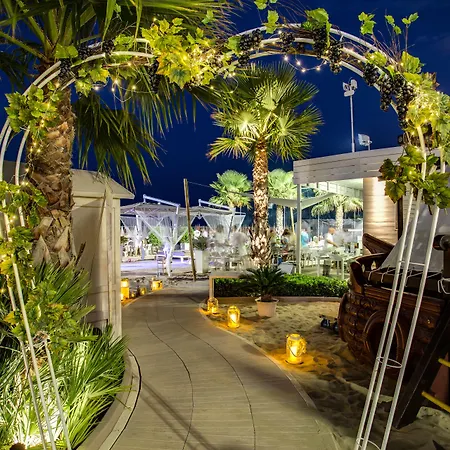Hotel Adlon - Fronte Mare-3