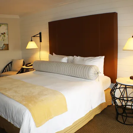Inn On The Lakes-2