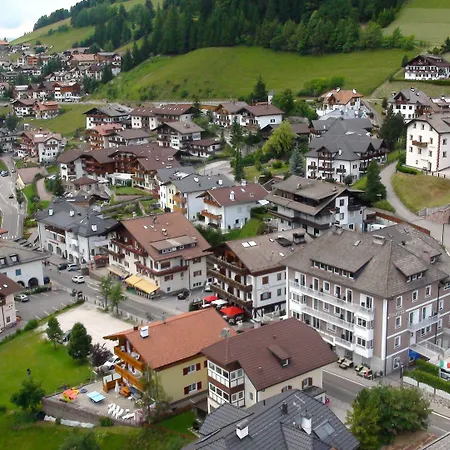 Hotel Touring Dolomites-3