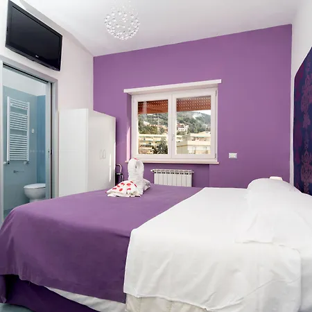 Guest House Emily Suites Sorrento-2