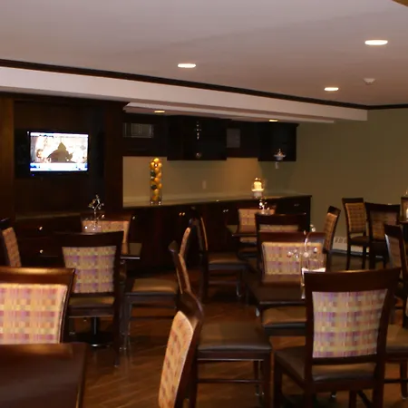 The Hotel On Pownal-3