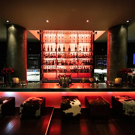 Avenue Lodge Hotel & Spa-3