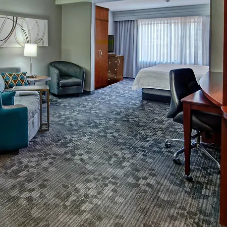 Courtyard By Marriott Troy-2