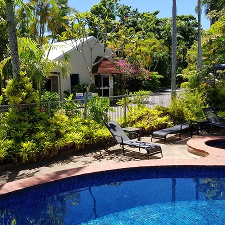 Mango Tree Holiday Apartments-2