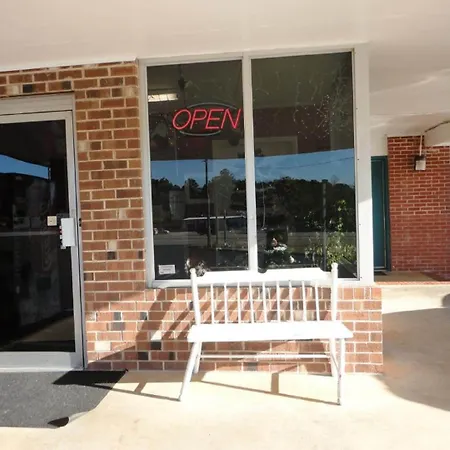 Budget Inn Franklinton-2