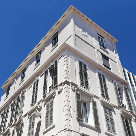 Hotel P.L.M.-3