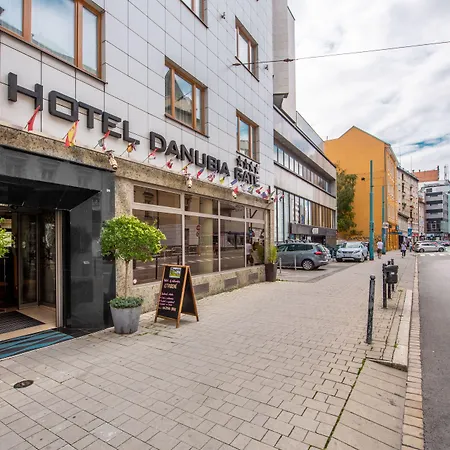 Danubia Gate Hotel-3
