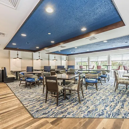 Rockport Inn And Suites-3