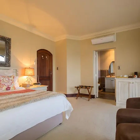 Villa Paradisa Guest House-2