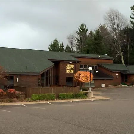 Cedar Motor Inn-3
