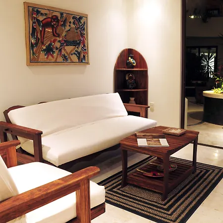 El Taj Oceanfront And Beachside Condo Hotel-2