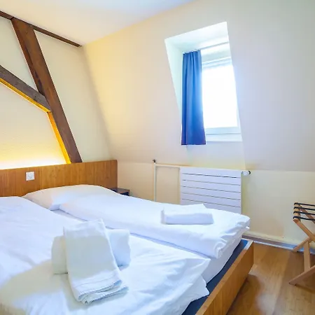Easyhotel Basel - Self Service And Self Check-In-3