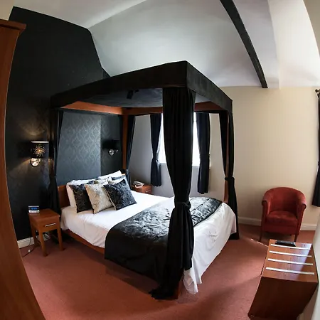 Thomas James Hotel-3