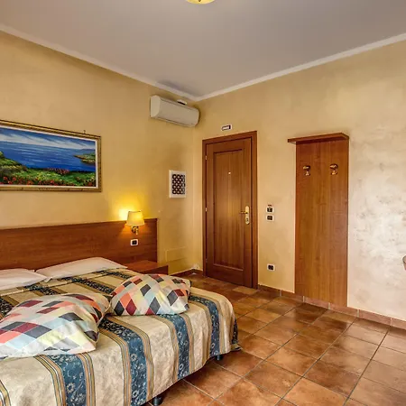 Hotel Maryelen-3
