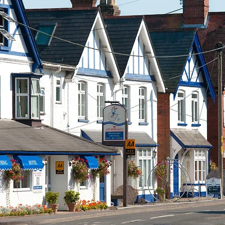 Penny Farthing Hotel & Cottages-3