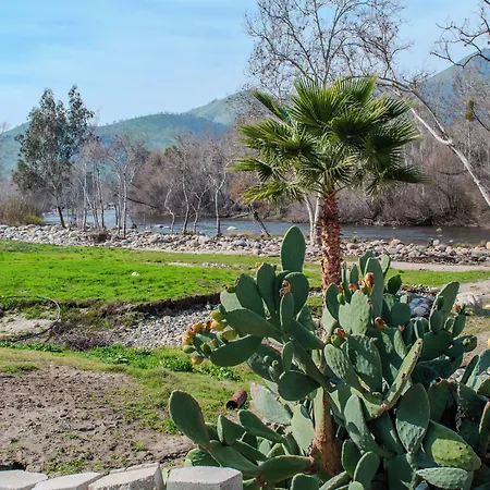 Sequoia Riverfront Cabins-2