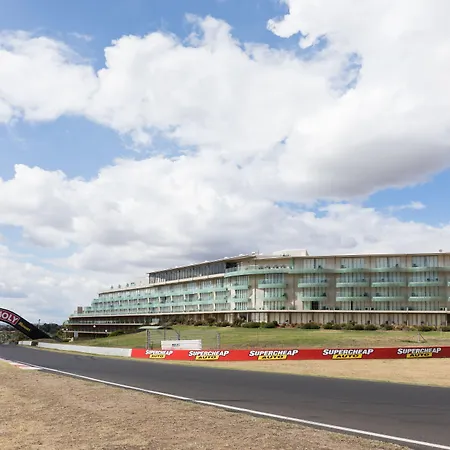 Rydges Mount Panorama Bathurst-3