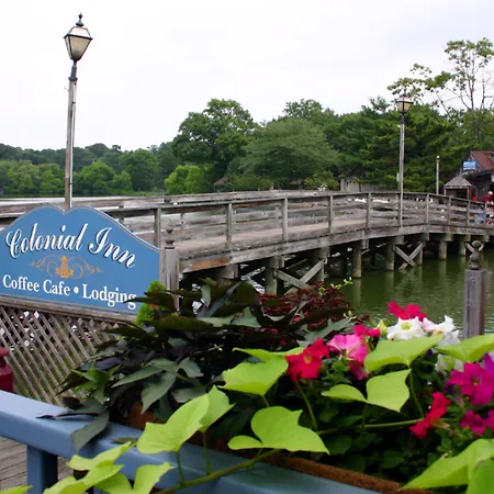 Colonial Inn-2