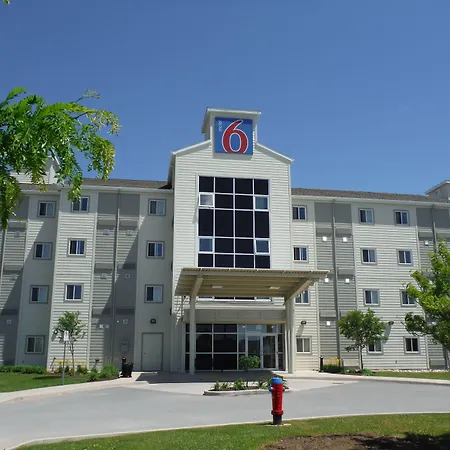 Motel 6-Kingston, On-3
