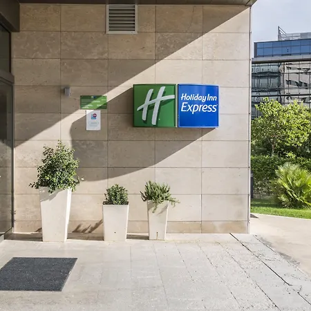 Holiday Inn Express Sant Cugat By Ihg-3