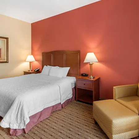 Hampton Inn & Suites Arcata-3
