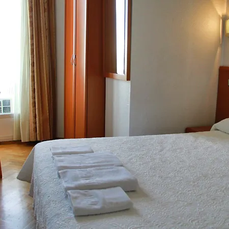 Hostal Luis XV-3