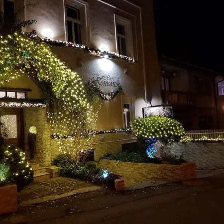 Hotel Romantik Eger-3