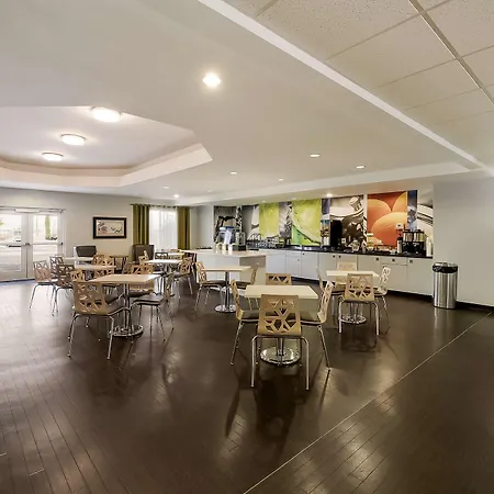 Best Western Douglas Inn & Suites-2