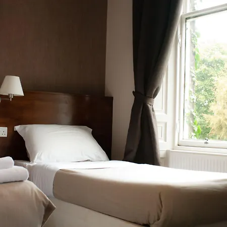 Edinburgh House Hotel-3