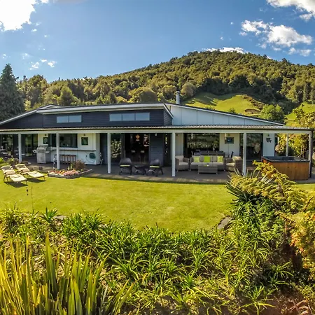 City Lights Boutique Lodge-3