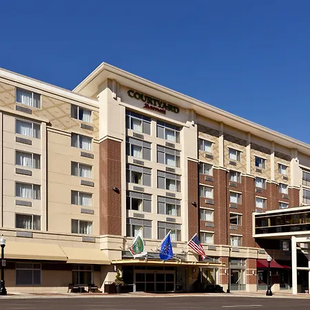Courtyard Fort Wayne Downtown At Grand Wayne Convention Center-2