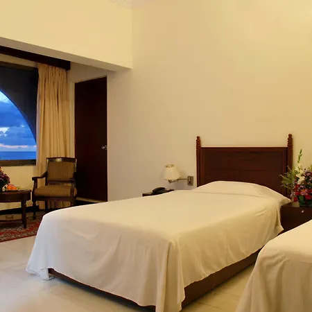 Paradise Isle Beach Resort-3