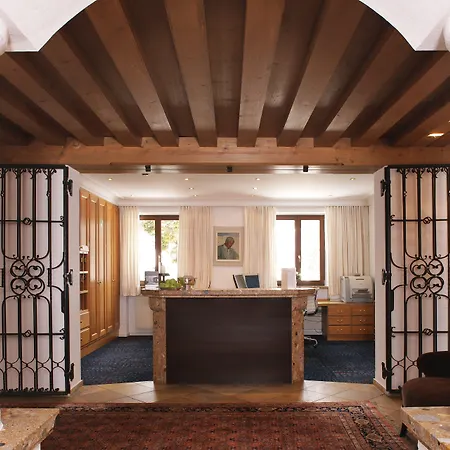 Hinterwies - Ski In / Lodge / Dine-2