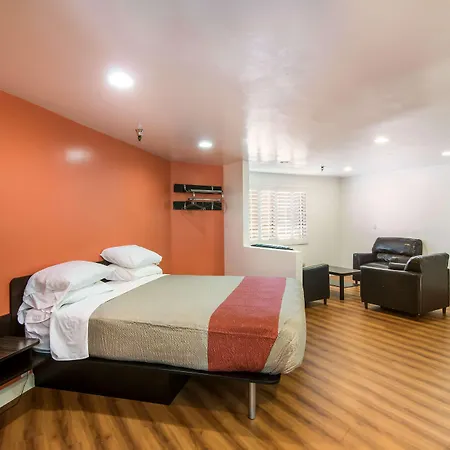 Motel 6 Monterey Park-3