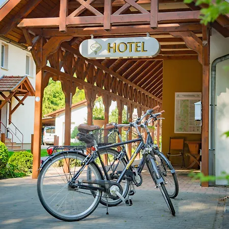 Hotel & Restaurant Waldschloesschen-2