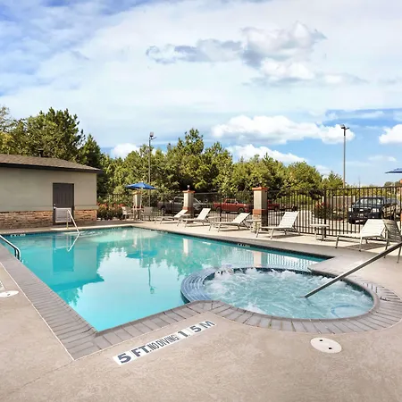 Best Western Carthage Inn & Suites-3
