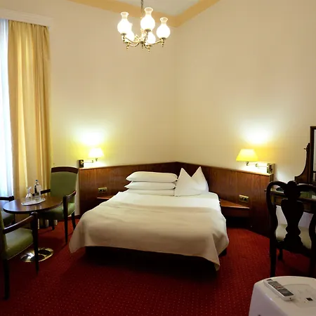 Hotel am Kochbrunnen-2