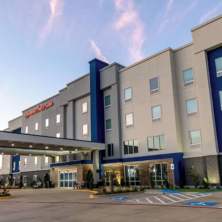 Hampton Inn & Suites Cleburne-2