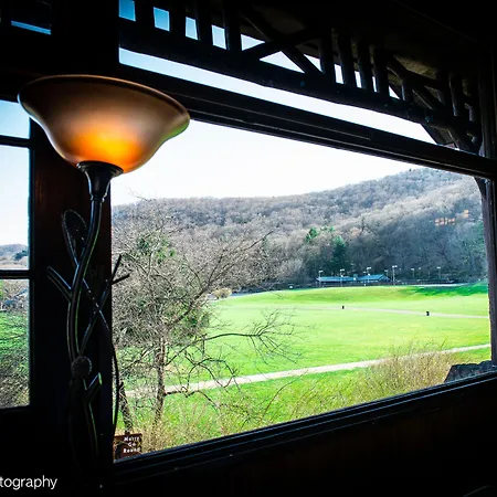 Overlook Lodge And Stone Cottages At Bear Mountain-3
